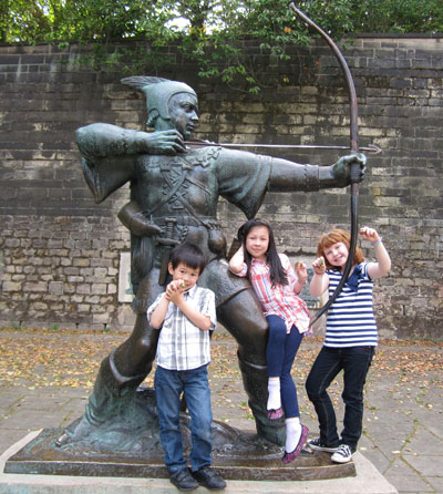 Robin-Hood-with-Kids